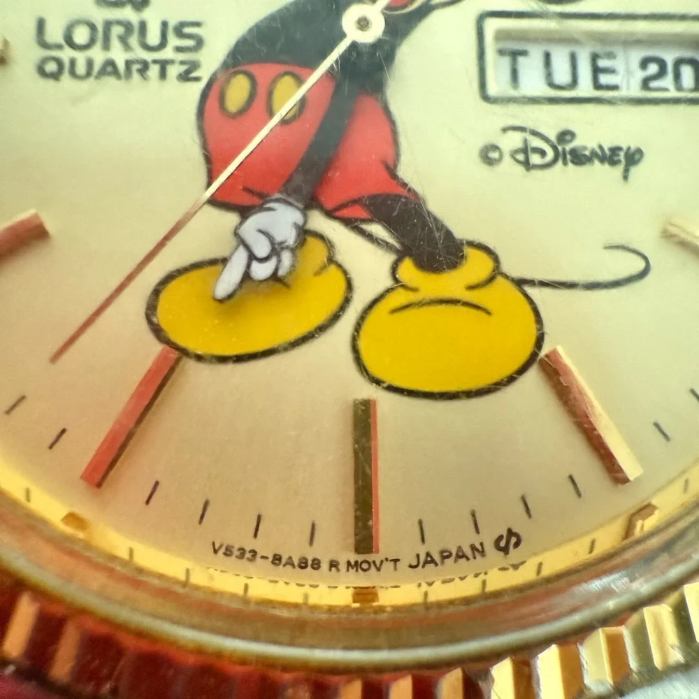 Vintage Lorus Mickey Mouse presidential style two toned dress watch NEW BATTERY
